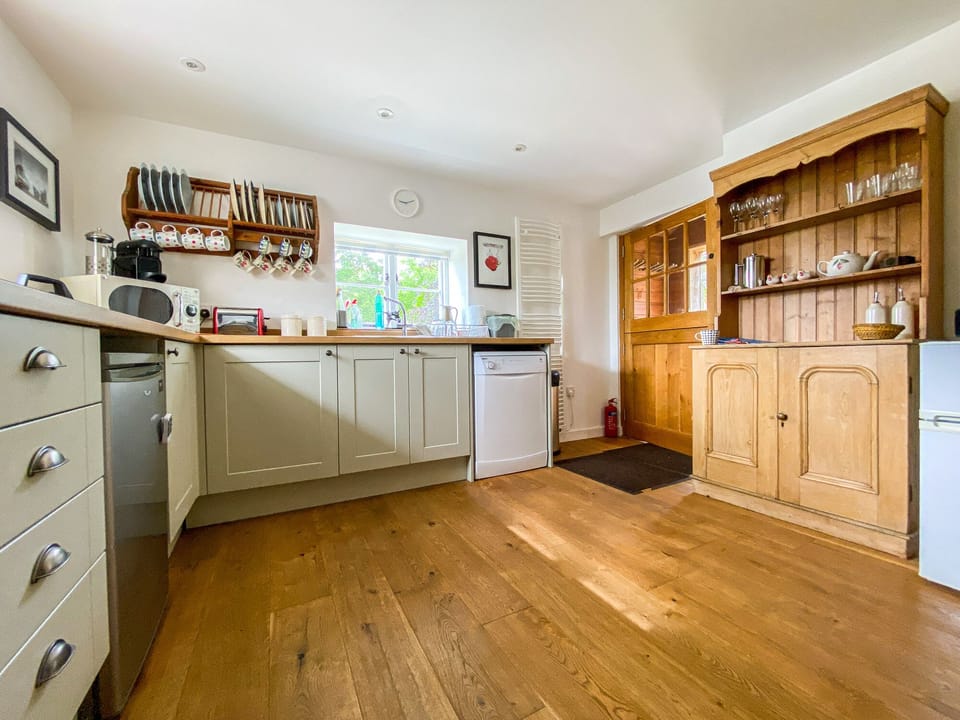 Fully equipped kitchen.