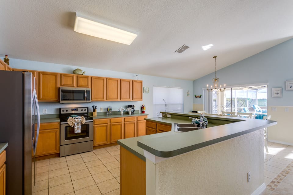 Fully equippedkitchen with all modern appliances