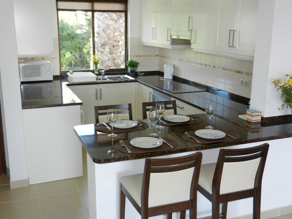 Kitchen dining area
