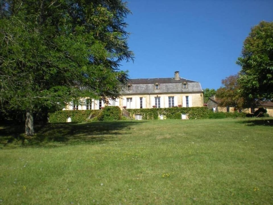 view oh the main house from the parc