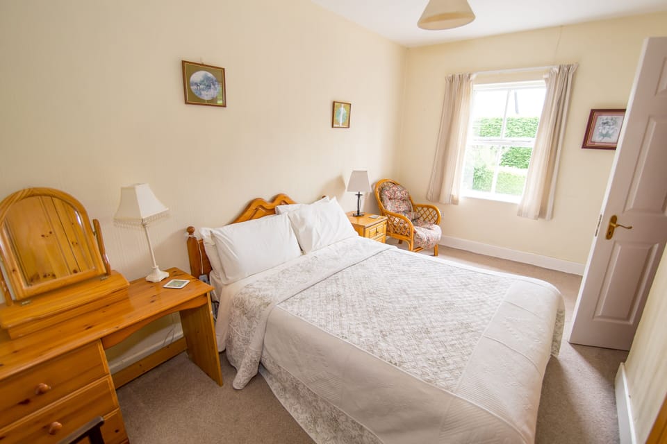 Double bedroom O Brien's holiday cottage Kinnitty Birr Offaly ireland