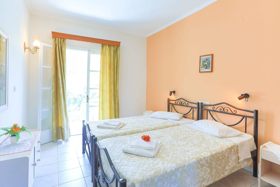 Twin bedroom