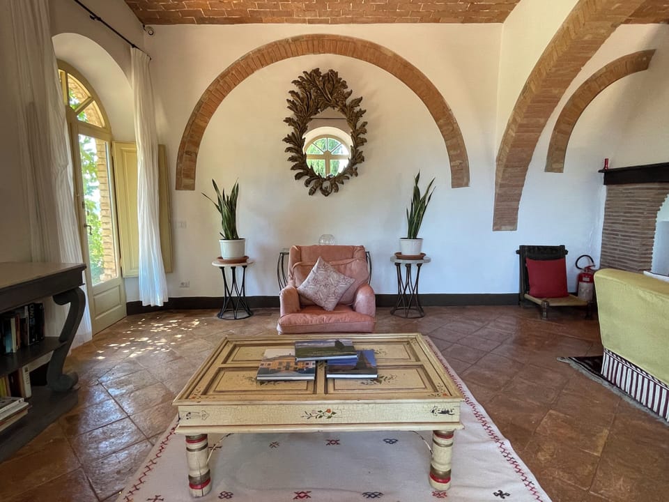 The furniture in the house combines English, Italian and some Oriental styles 