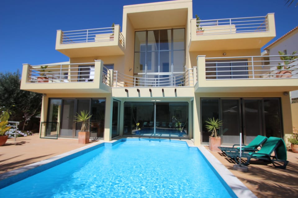 glass facades for a better sea and inland views