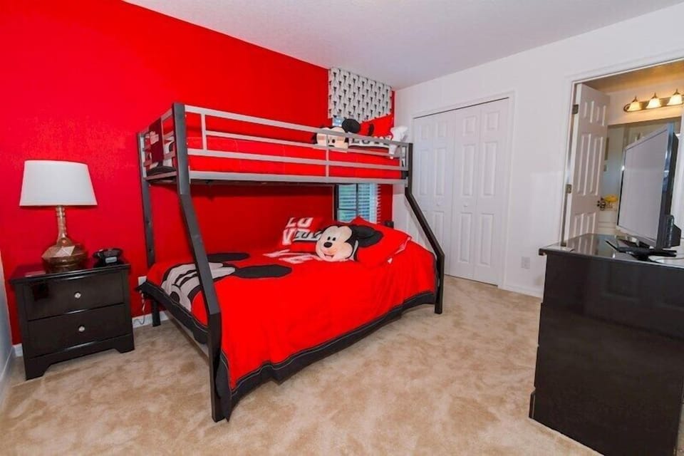 Mickey Room - Full and single bunk room