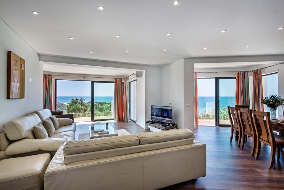 Large and bright living area with stunning sea view