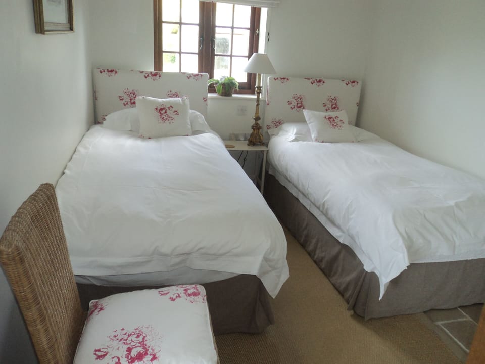 Baytree Downstairs twin bedroom