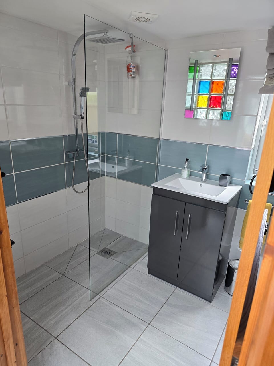bathroom walk in shower