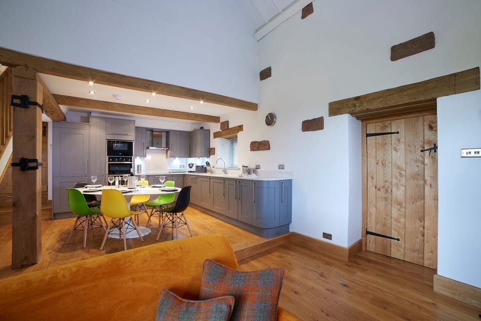 Dining for 8 people