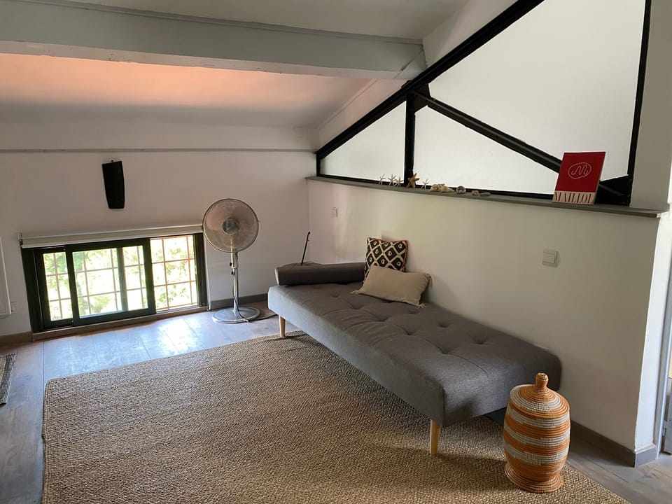  Room off master,  extra 2 single beds available, ideal family suite