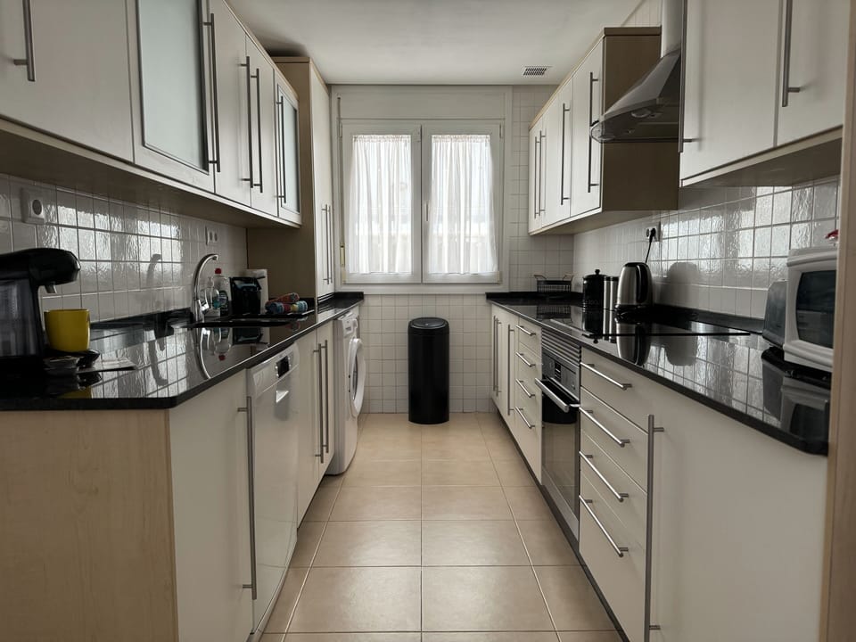 Fully equipped kitchen.
