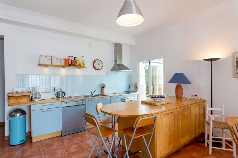 Kitchen with dishwasher