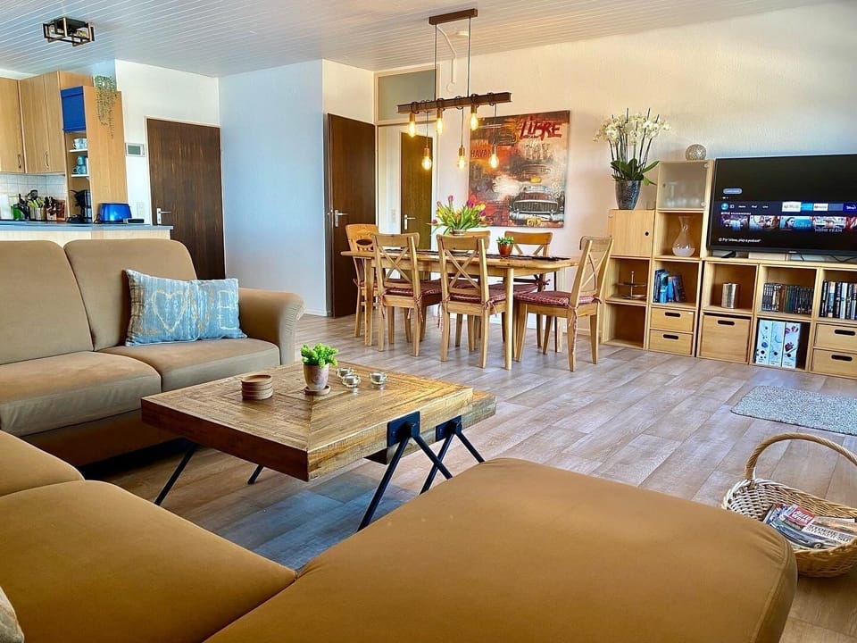 Modern / Luxurious Living Room