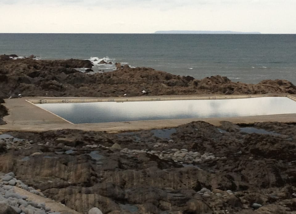 Seawater swimming pool