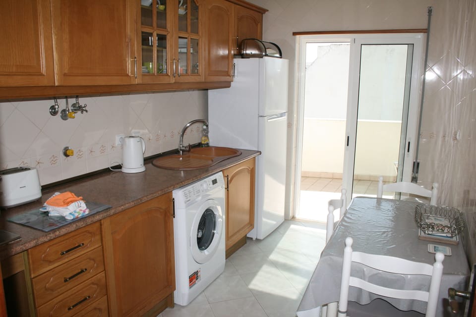 Kitchen towards terrace