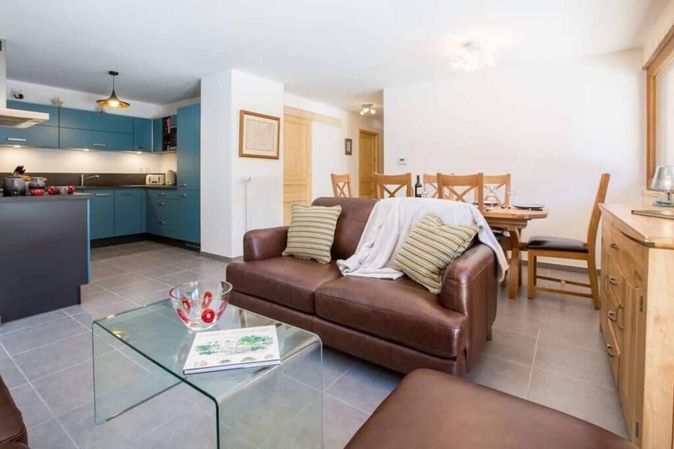 Lounge and kitchen