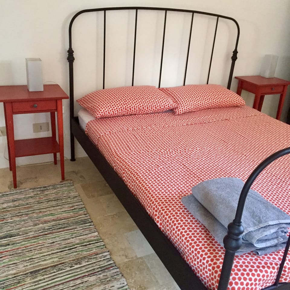 Large double bedroom with Double & Single day bed 
