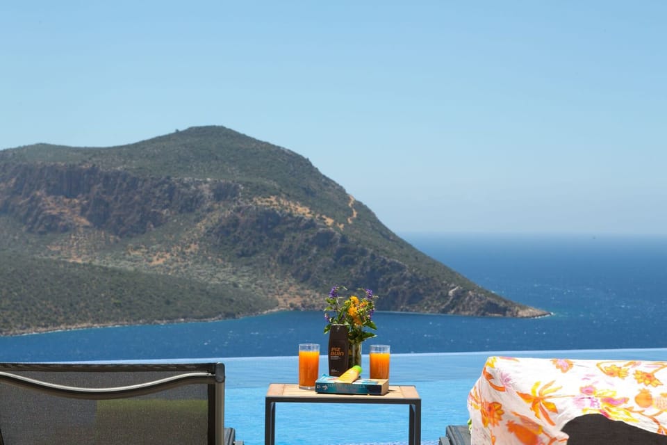 Do not Disturb! A view from the outdoor pool