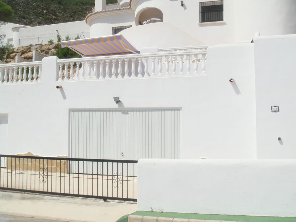THE VILLA FROM ROAD