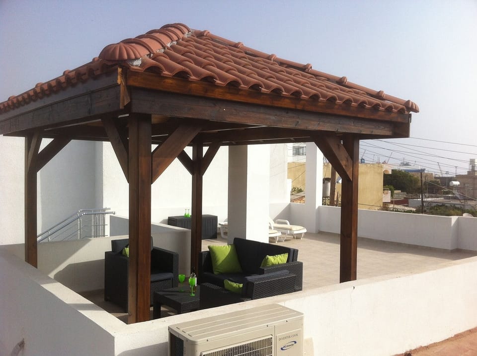 Gazebo on Roof Terrace