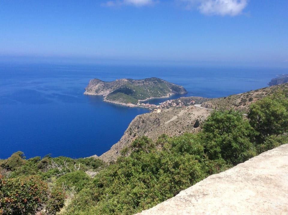 Assos