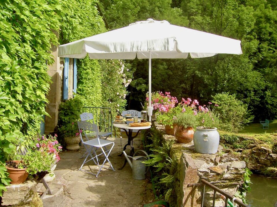 The breakfast table overlooking the millpond