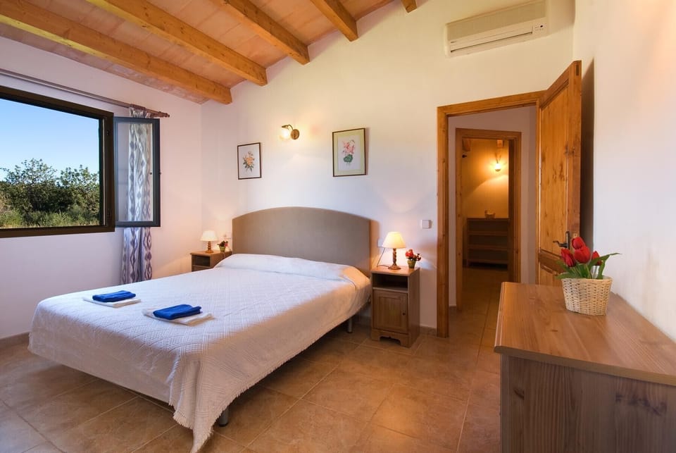 DOUBLE BED ROOM ( QUEEN )