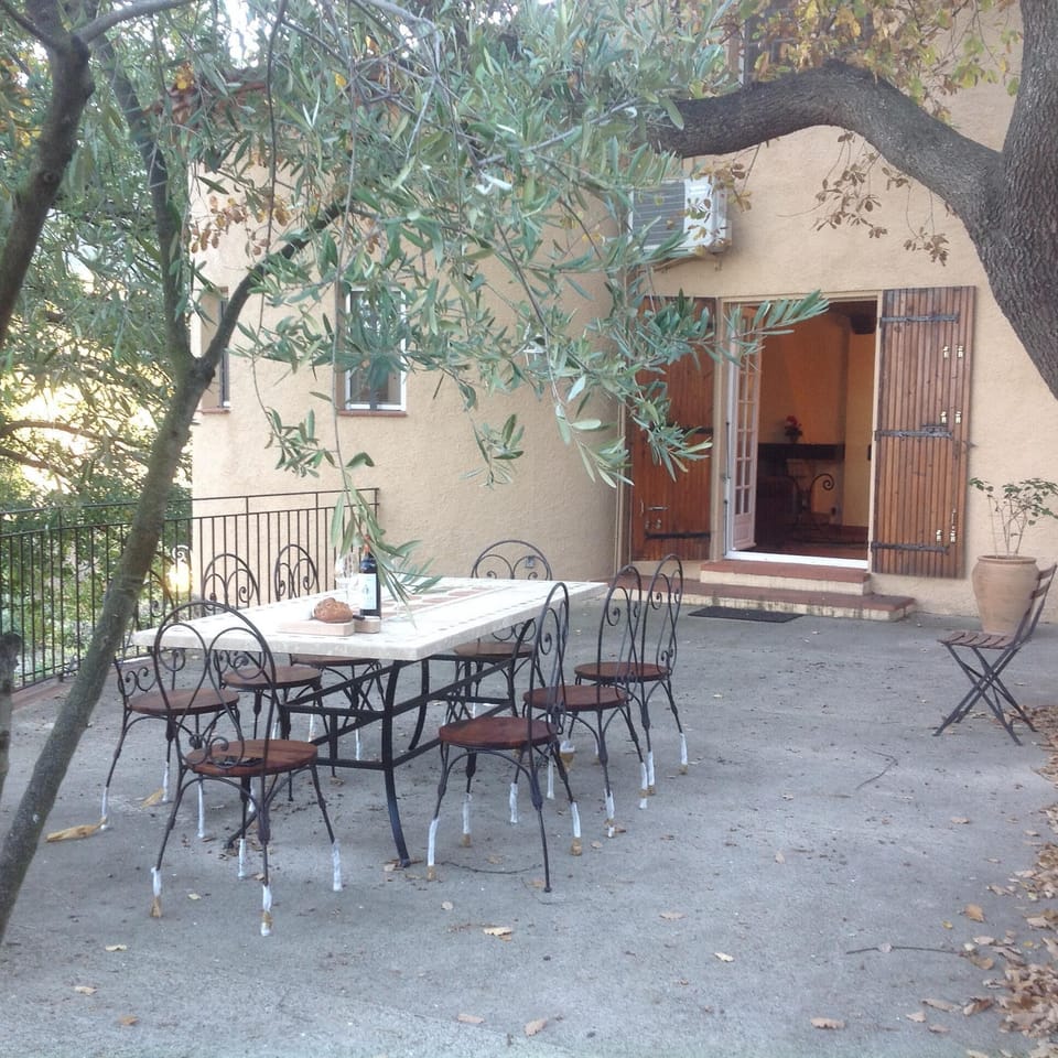 Large terrace area perfect for al fresco dining