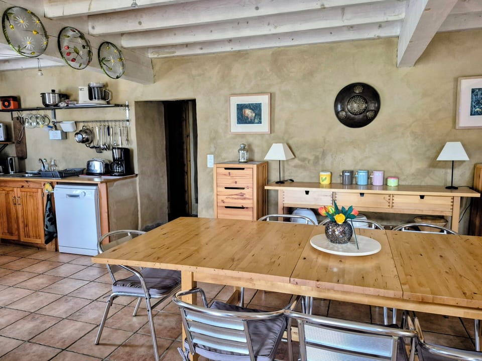Kitchen Dining area