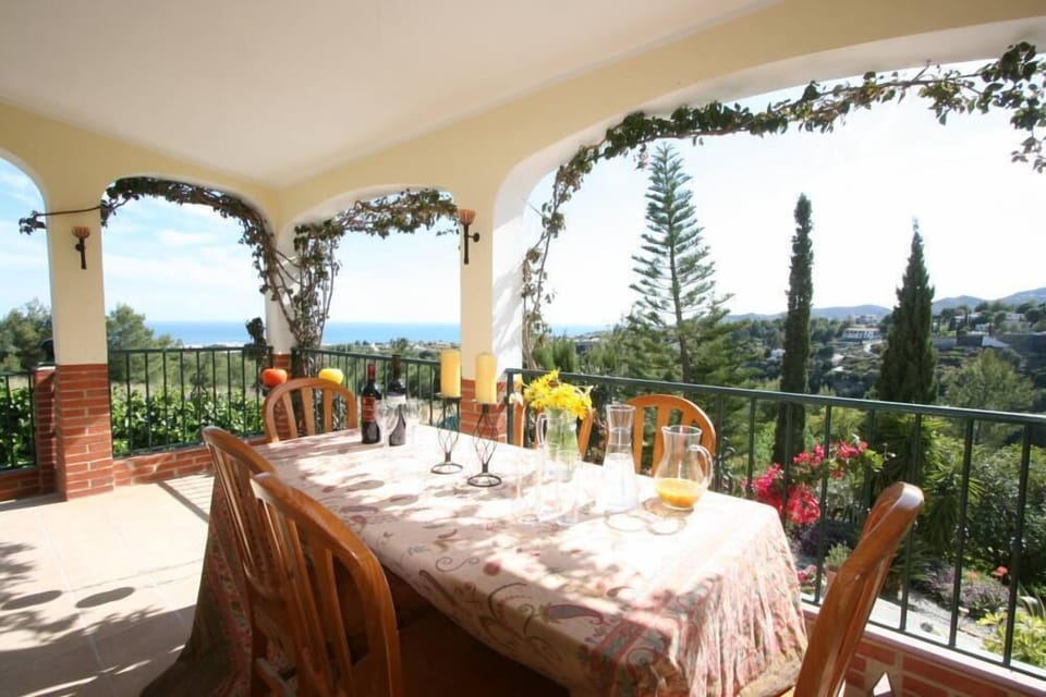 Terrace with sea views