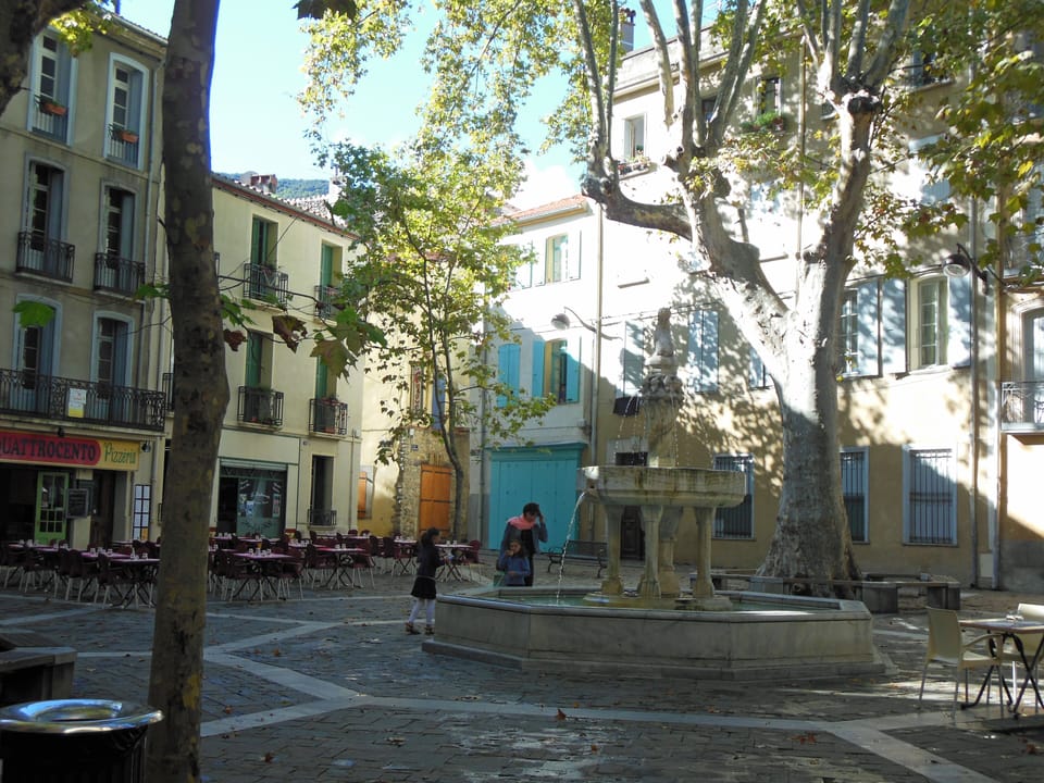 Place des Neuf Jets, Céret