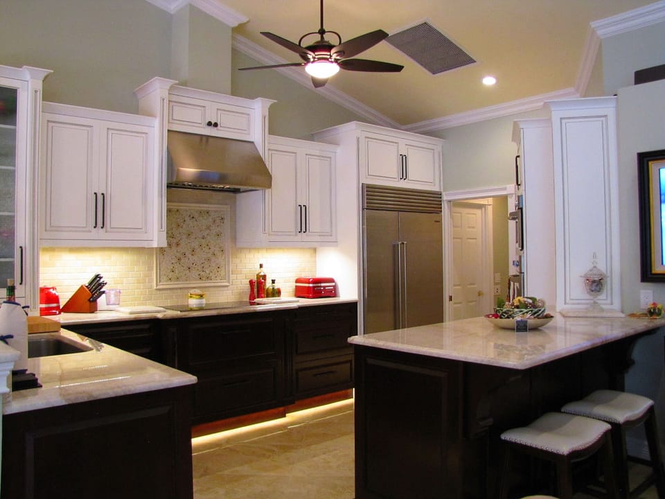 Huge Kitchen all new Top of the line appliances