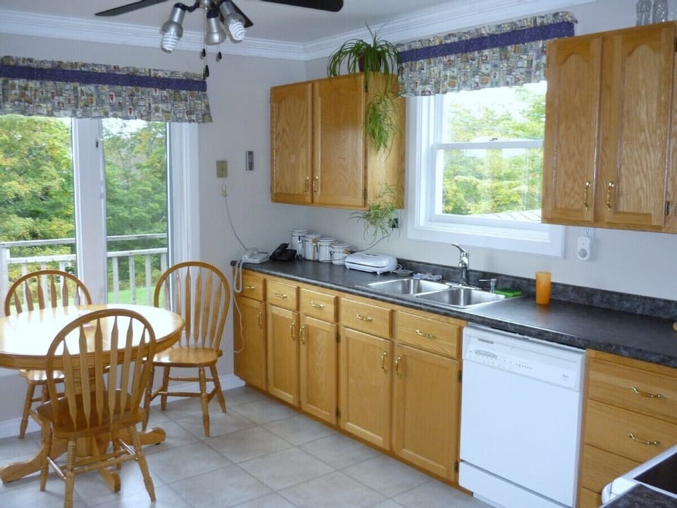 Our Kitchen/Diner - For the Discerning Chef!