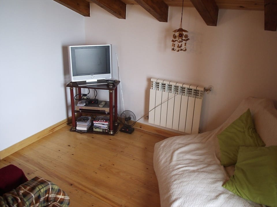 Second living area with double futon