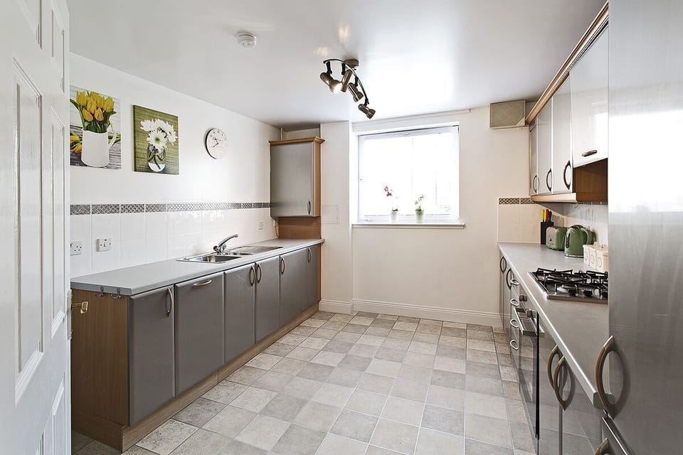 Fully-Equipped Kitchen,dishwasher, washing machine, toaster, kettle, microwave, 