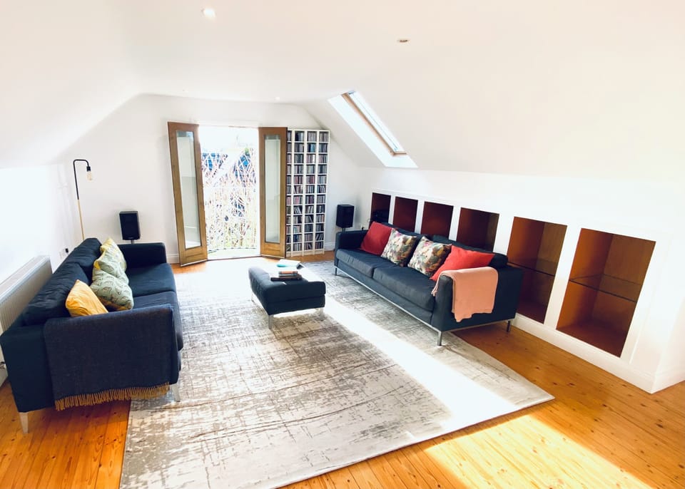 Reading/Chillout/Yoga/Music Room