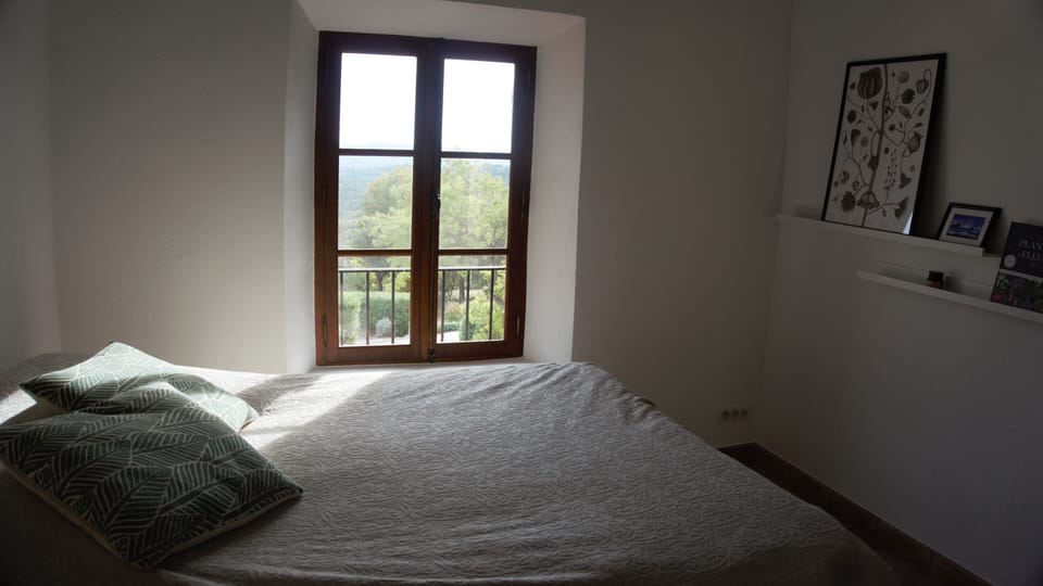 Bedrooms in Main House, Guest House and Pool House