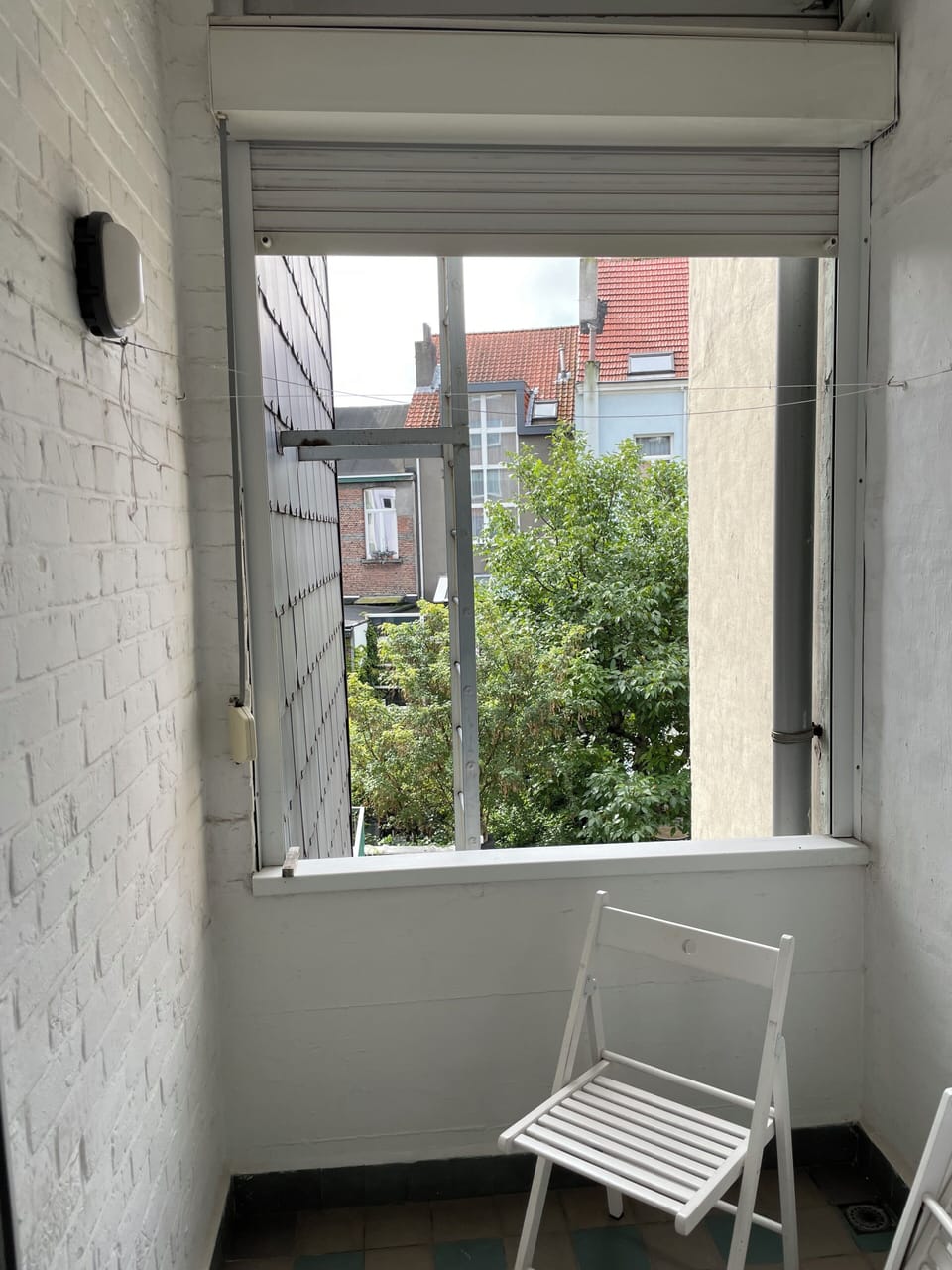 the small back terrace at bedroom 1
