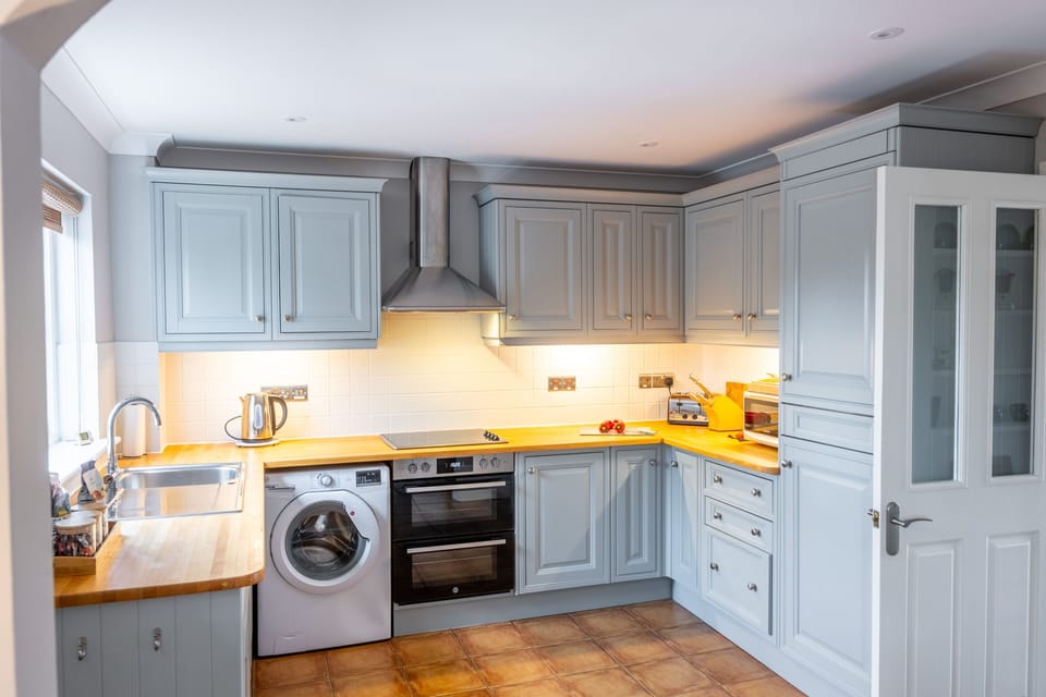 Ground floor: Well-equipped kitchen