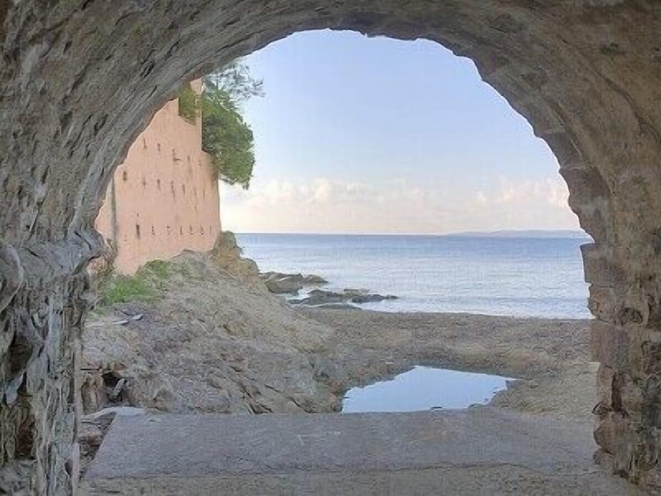 Passage to Beach