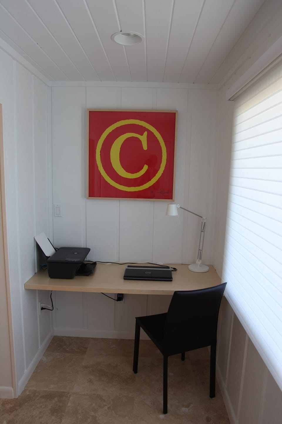 desk (wireless internet) and printer