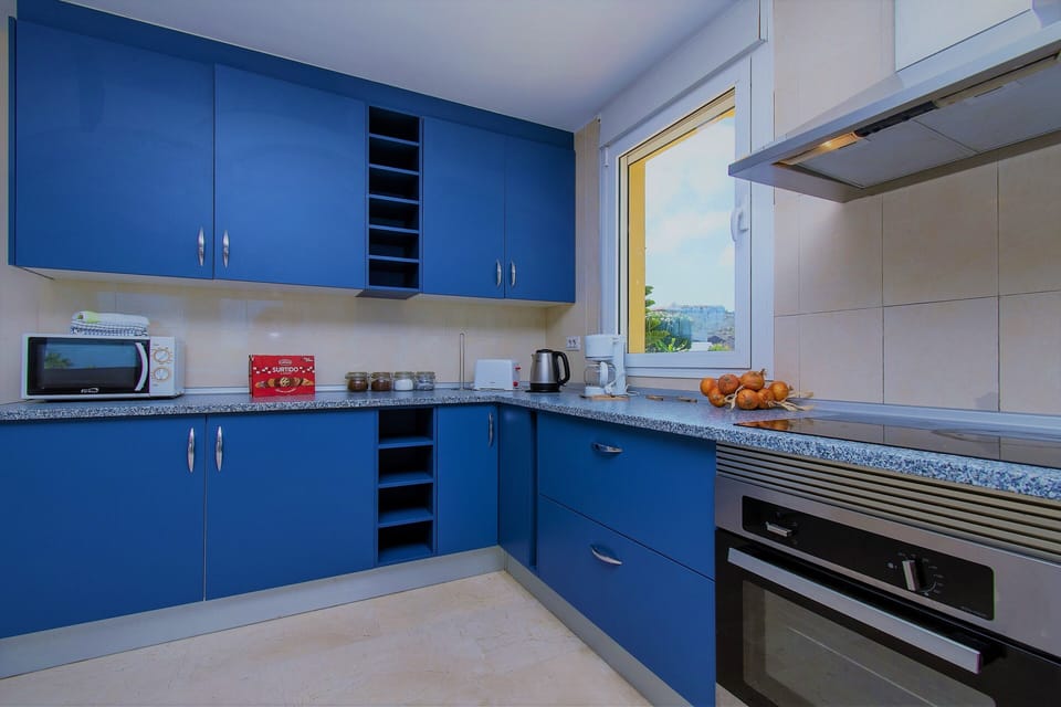 Kitchen & Breakfast Room