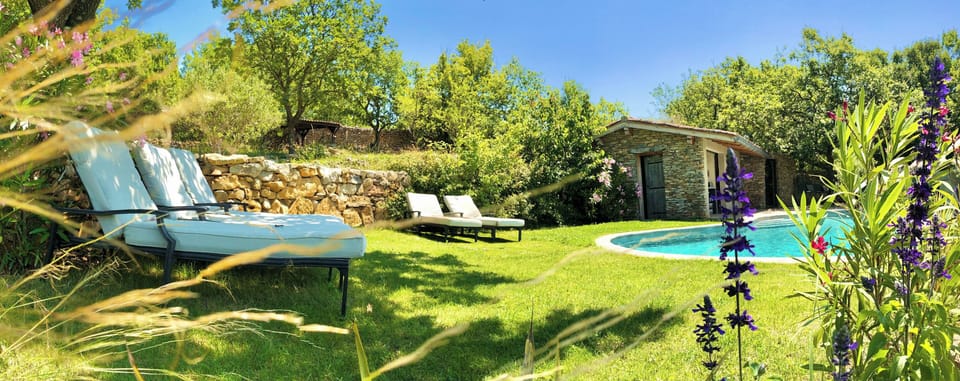 Pool loungers.