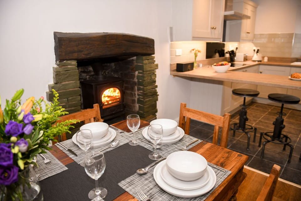 The Kitchen/Diner & Log Fire