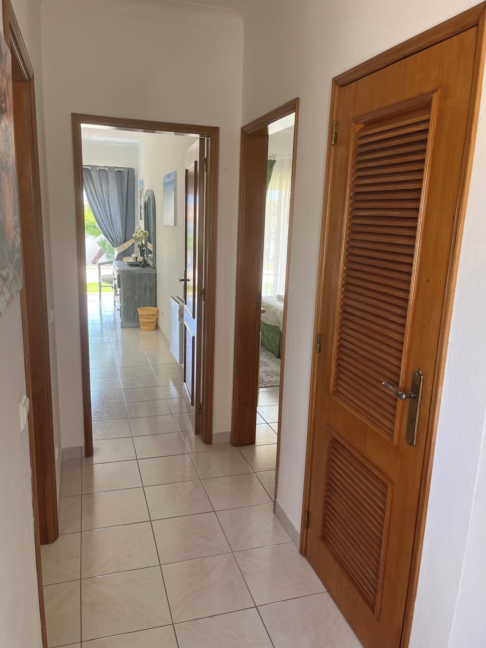 Hallway to the bedrooms