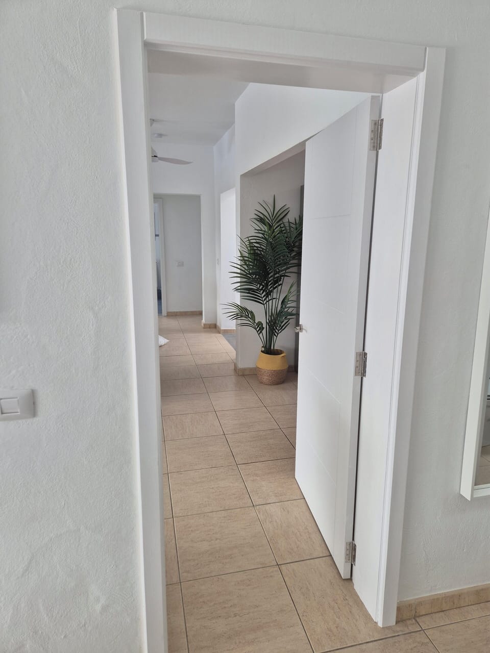 master bedroom door to lounge 