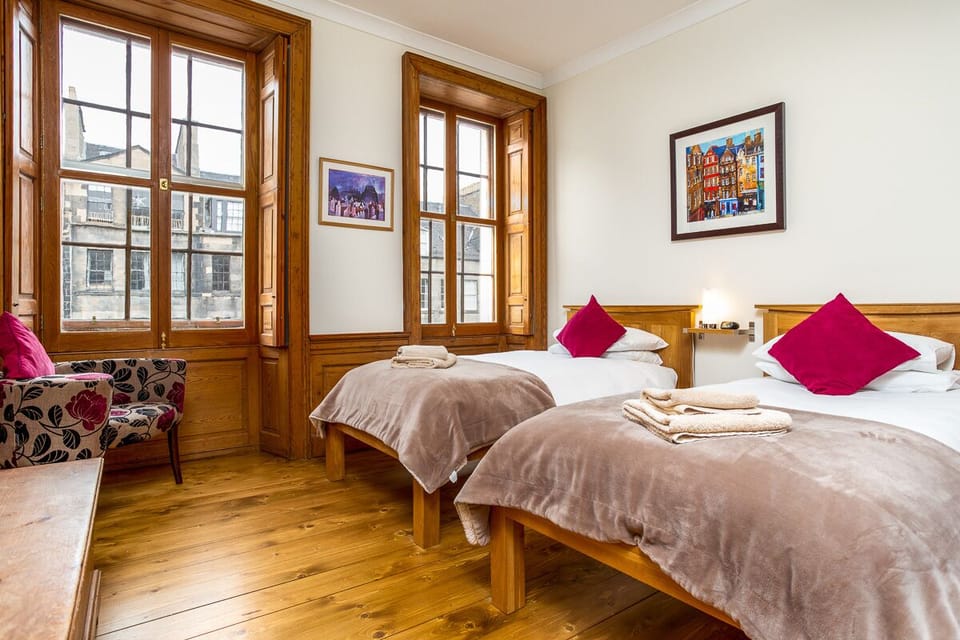 Twin bedroom to front with secondary glazing