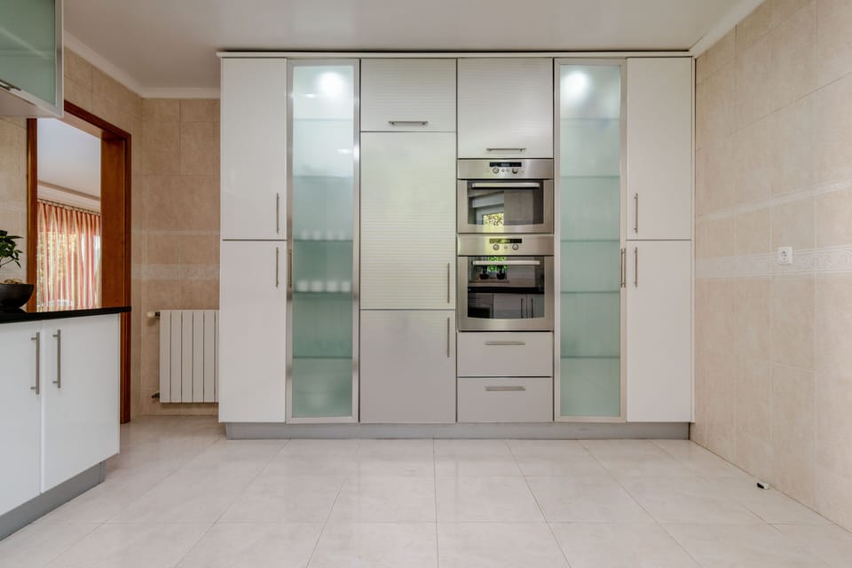 Fully equipped modern kitchen