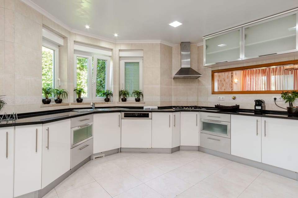 Fully equipped modern kitchen