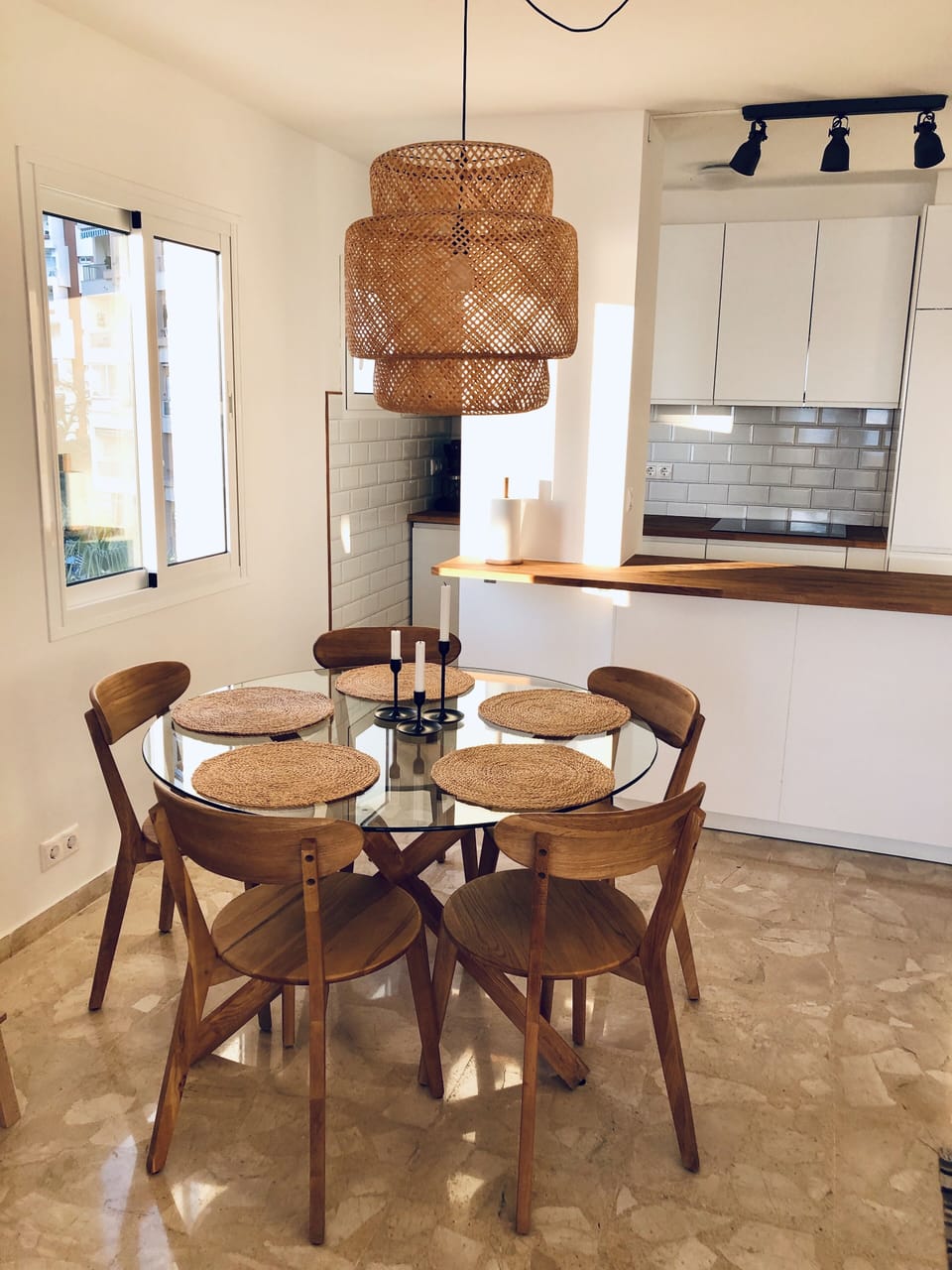 Dining area, 6 chairs